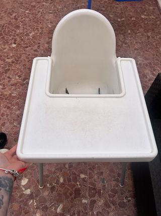 Trona de bebé blanca