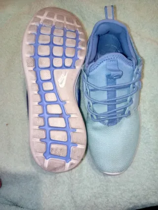Tenis Nike Morado y Turquesa
