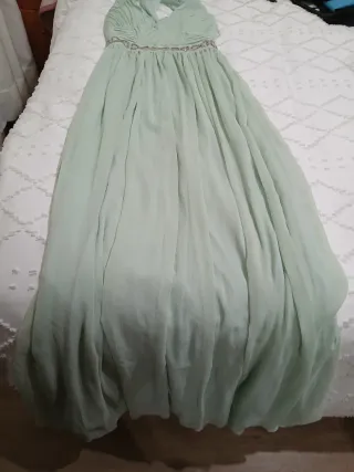 Vestido de gala color verde manzana