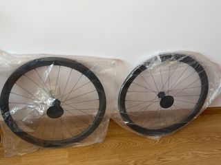 Ruedas de carbono Novatec R4