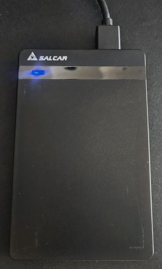SSD Crucial 1TB (960GB) + Carcasa USB