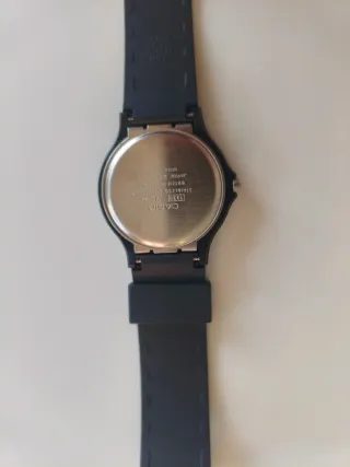 Casio MQ24-9B Reloj Beige y Negro