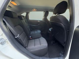 Mercedes-Benz Clase B 200 Automático - Garantia