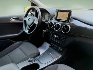 Mercedes-Benz Clase B 200 Automático - Garantia