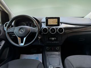 Mercedes-Benz Clase B 200 Automático - Garantia
