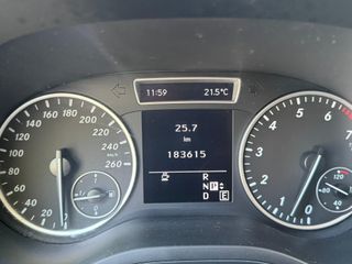 Mercedes-Benz Clase B 200 Automático - Garantia