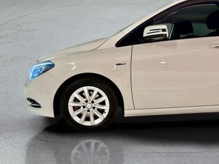 Mercedes-Benz Clase B 200 Automático - Garantia