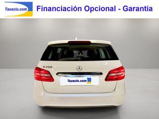 Mercedes-Benz Clase B 200 Automático - Garantia
