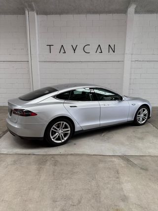 Tesla Model S 2014 Carga gratuita de por vida