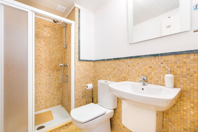 Piso de 2 dormitorios y 2 baños en Benalmádena
