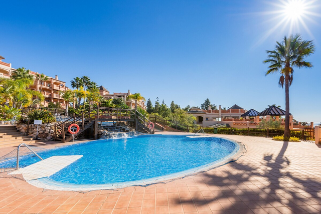 Piso de 2 dormitorios y 2 baños en Benalmádena