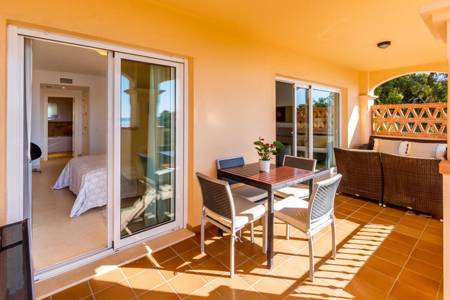 Piso de 2 dormitorios y 2 baños en Benalmádena