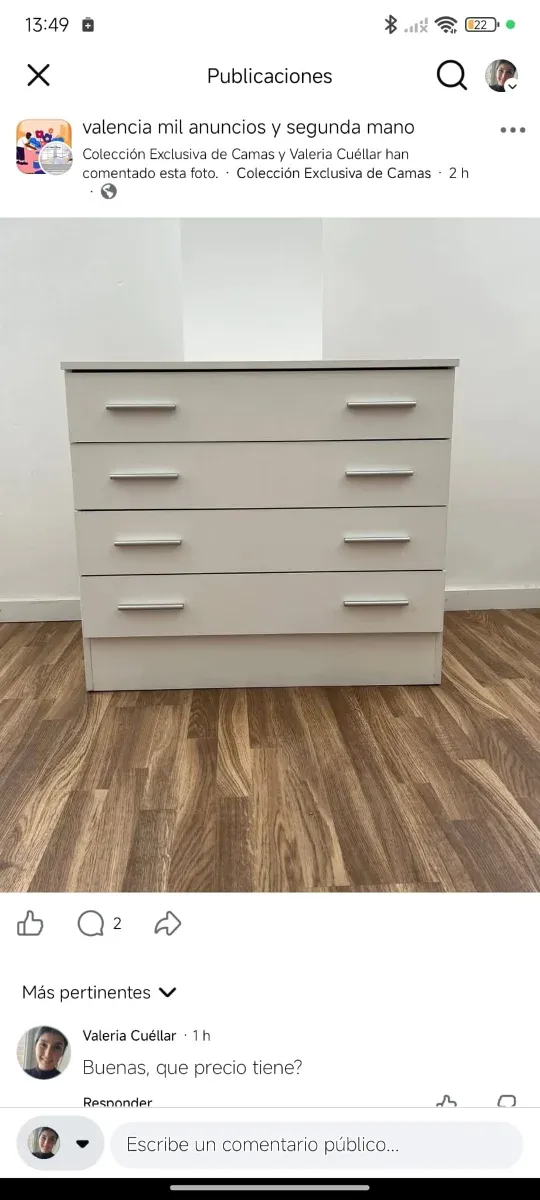Armario blanco de madera