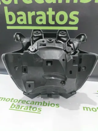 Faro Yamaha MT09 2025