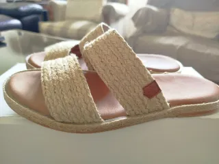Sandalias planas Popa Beige/Marrón
