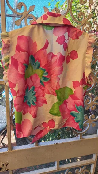 Camicetta donna floreale con rouches