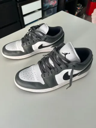Nike Jordan 1 Low Gris y Blanco Talla 44
