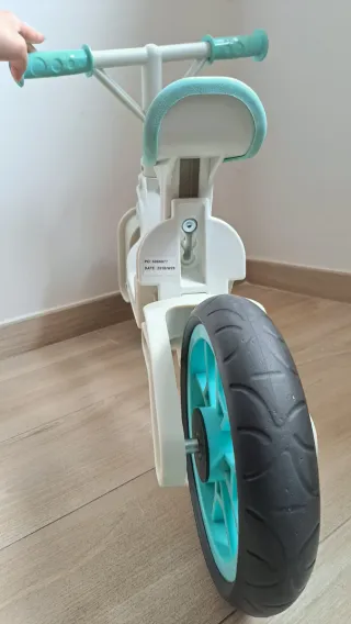 Bicicleta de equilibrio infantil