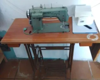 Máquina de coser Refrey vintage