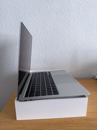 MacBook Air 13 2020 SSD 256GB COMO NUEVO