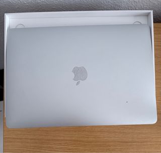 MacBook Air 13 2020 SSD 256GB COMO NUEVO