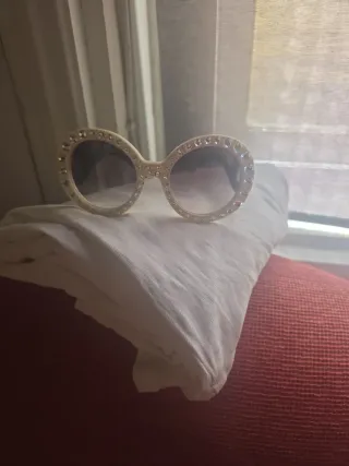Gafas de sol adornadas con cristales de swrosvki