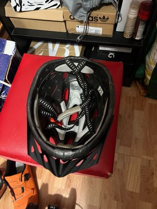 Casco de bicicleta negro