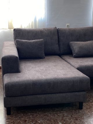 Sofá chaise longue con patas NUEVO