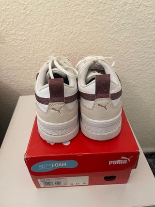 Zapatillas Puma Blancas y Moradas