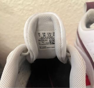 Zapatillas Puma Blancas y Moradas