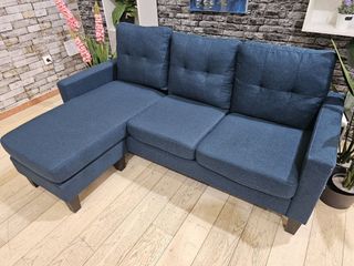 Sofá de 3 plazas con puff azul