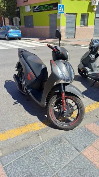 Escape Leovince Honda SH 2017 Negro