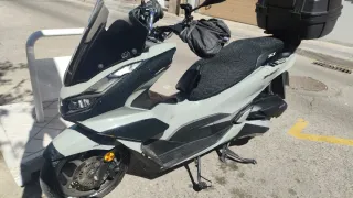 Honda PCX 125cc Maxi Scooter Automática