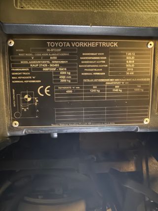 Carretilla elevadora Toyota 2T 2015