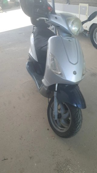 Piaggio Fly 125 scooter 2005