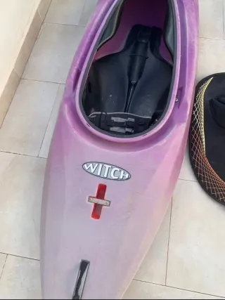 Kayak de río morado