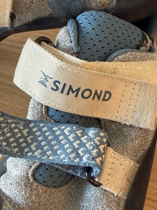 Pies de gato Simond