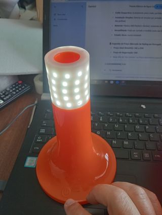 Candeeiro Futurista USB-C Bateria