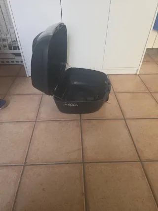 Maleta de moto negra
