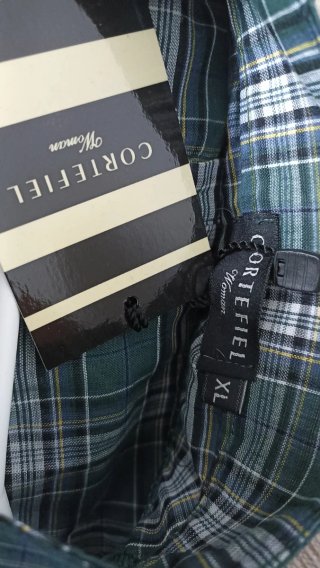 Camiseta gris con lazo cuadros verde