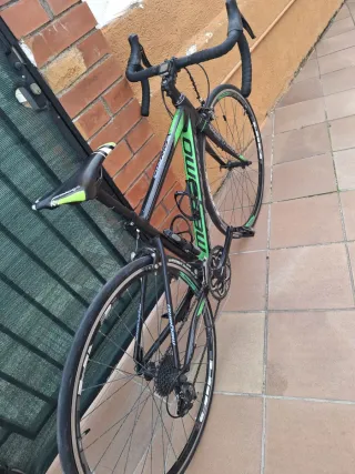 Bicicleta de carretera Megamo