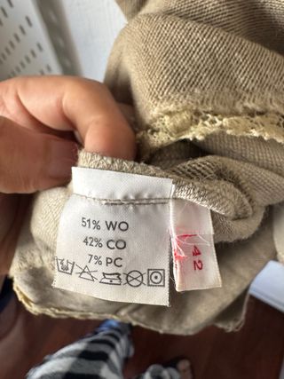 Camiseta sin mangas marrón con encaje