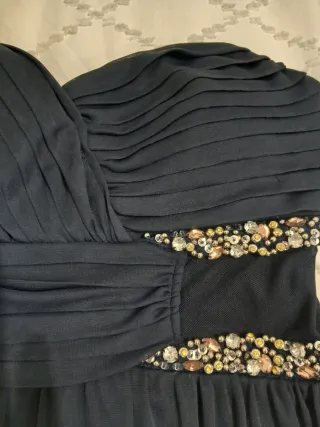 Vestido de gala azul con pedrería