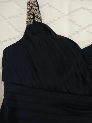 Vestido de gala azul con pedrería