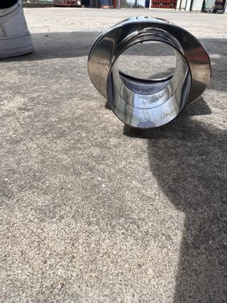 Cola de escape cromada