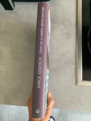 Libro VIVIRE CON SU NOMBRE, MORIRA CON EL MIO