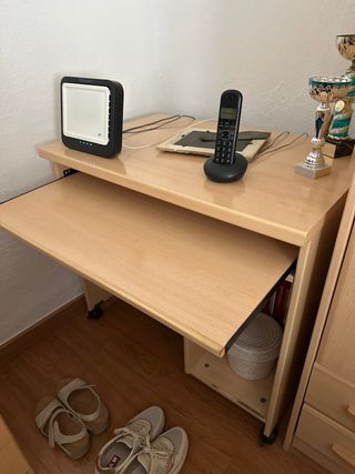 Mesa escritorio con ruedas