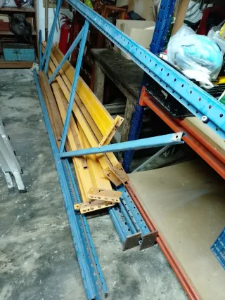 Estantería Metálica Resistente Azul y Amarilla.