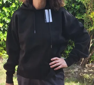 Sudadera  Negra Efecto Ante. Nueva