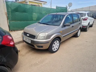 Ford Fusion 2004. Read the advert